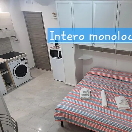 Leone Bed & Dreams *